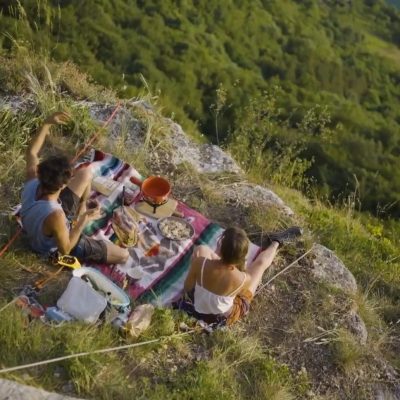 Diner en bord de falaise