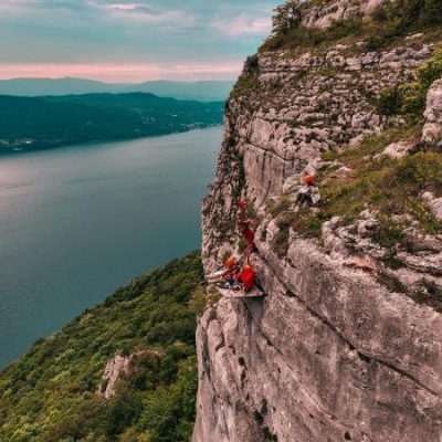 Nuit Insolite en Falaise-Portaledge au dessus du Lac du Bourget2-min